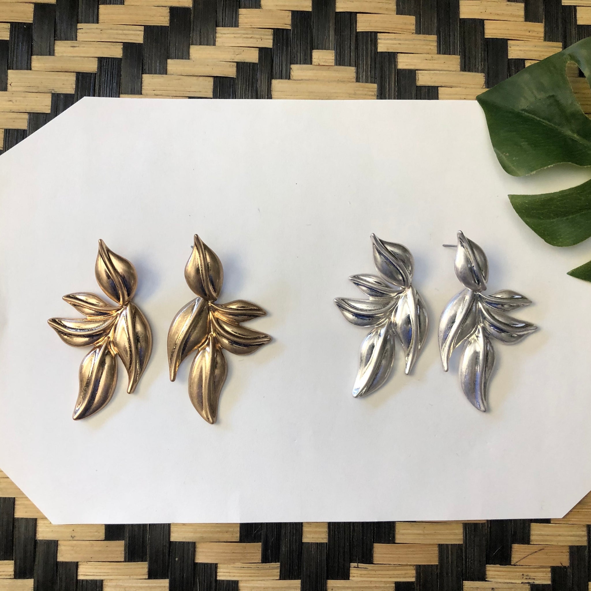 Dandrige Darling Earrings