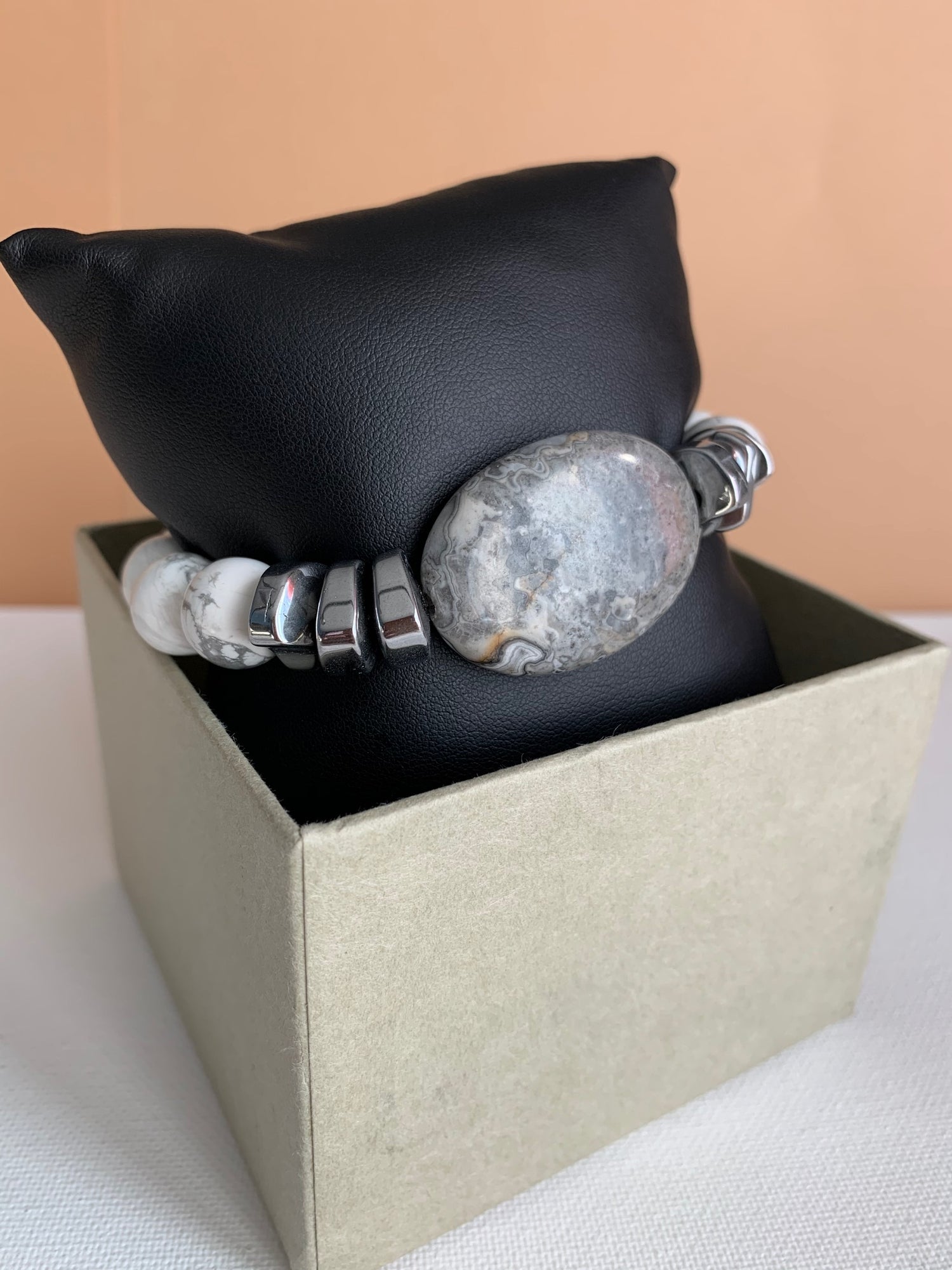 Howlite and Gray Agate Stone Bracelet – emoriejordon