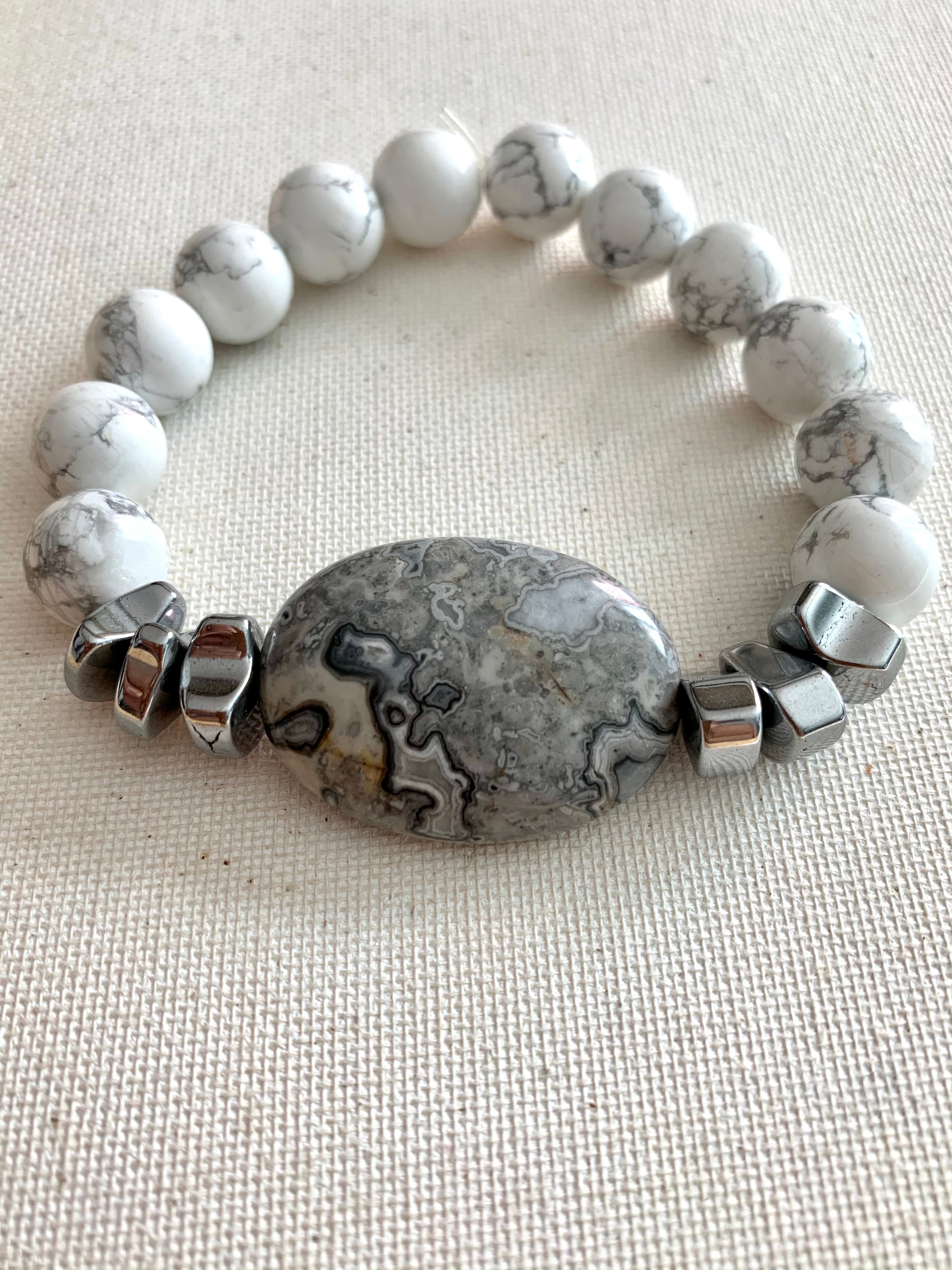 Howlite and Gray Agate Stone Bracelet – emoriejordon