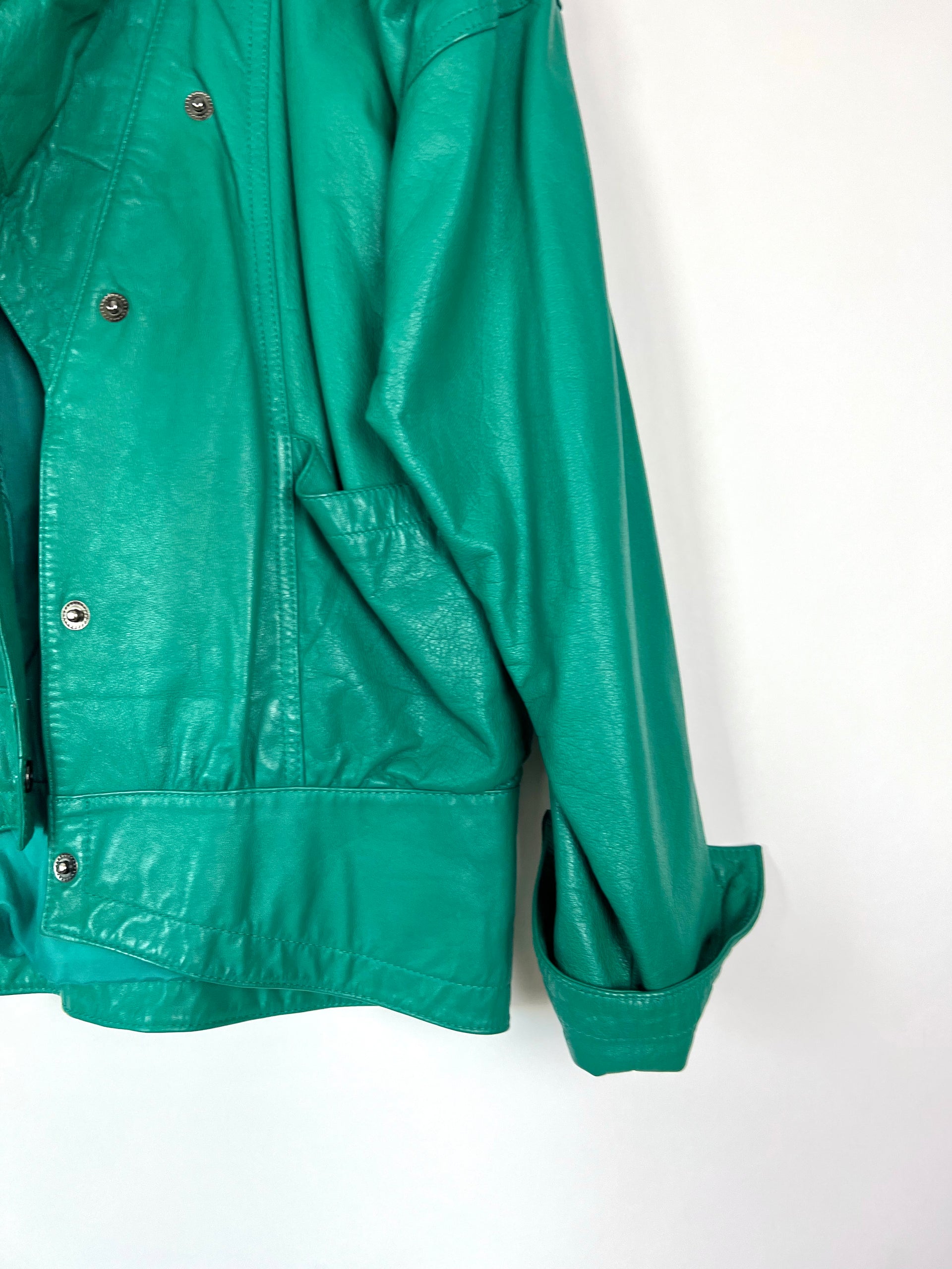 Live: 142 Vintage Green Jacket