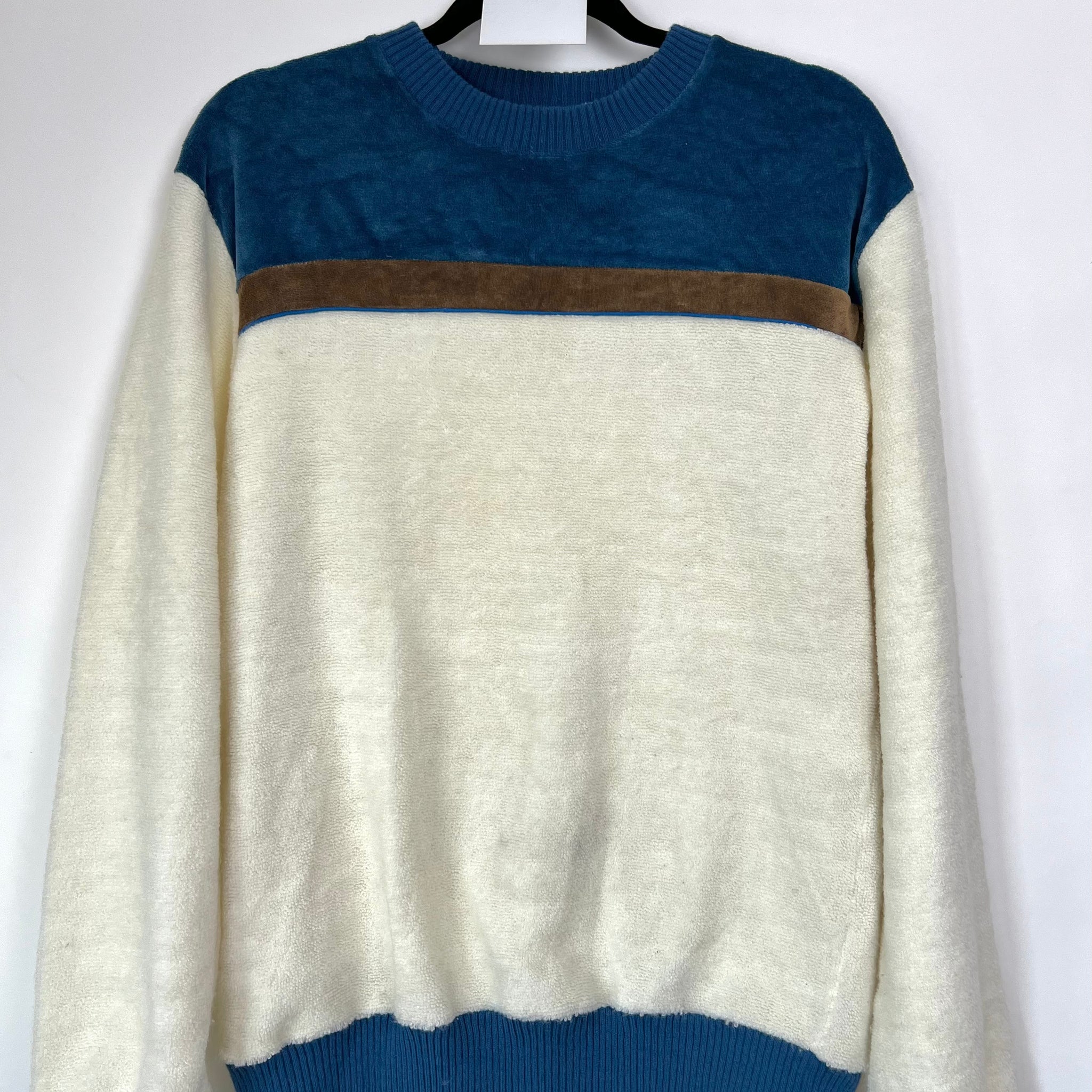Live: 143 Vintage Sweater