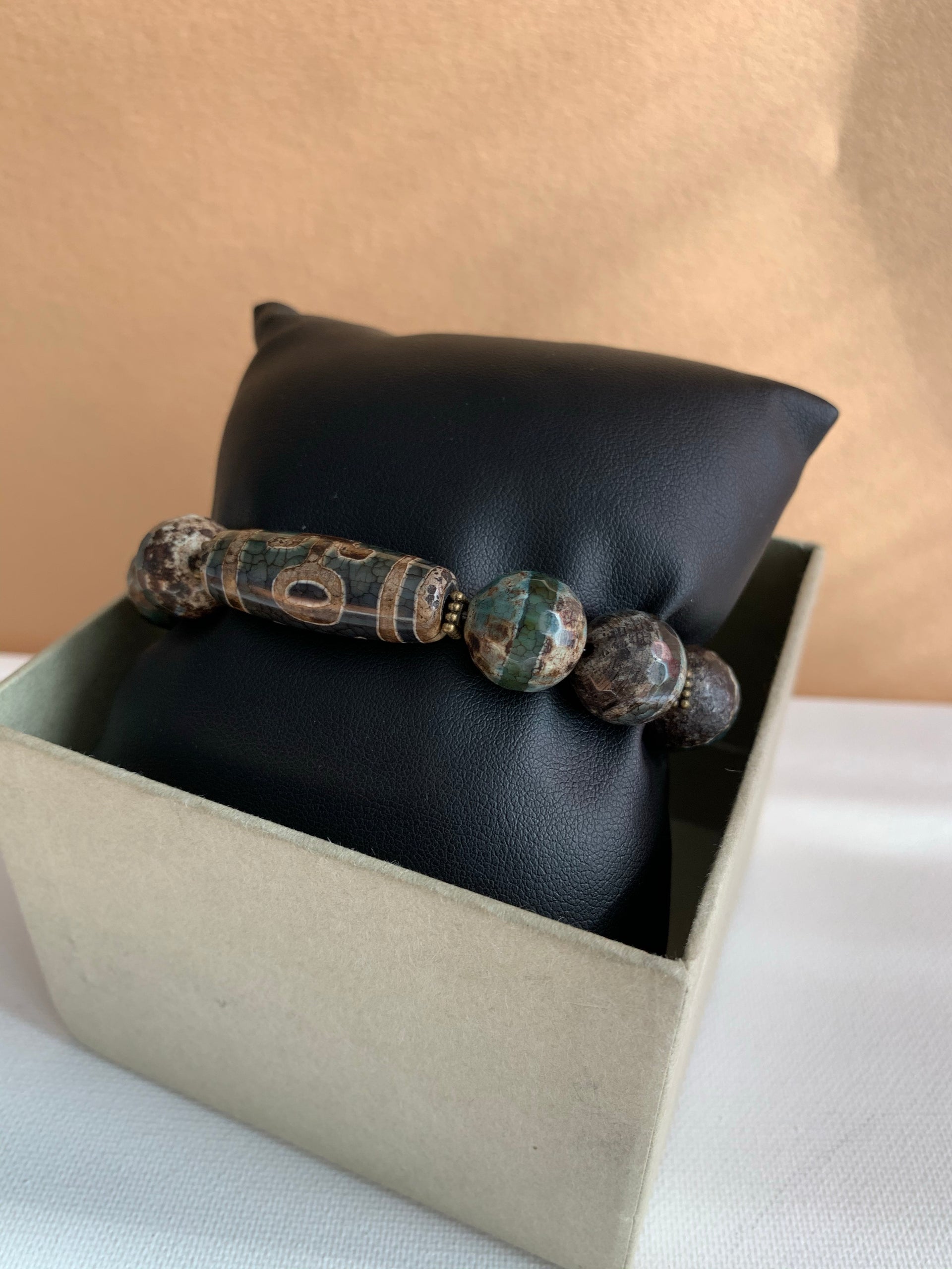 Tibetan and Faceted Agate Stone Bracelet