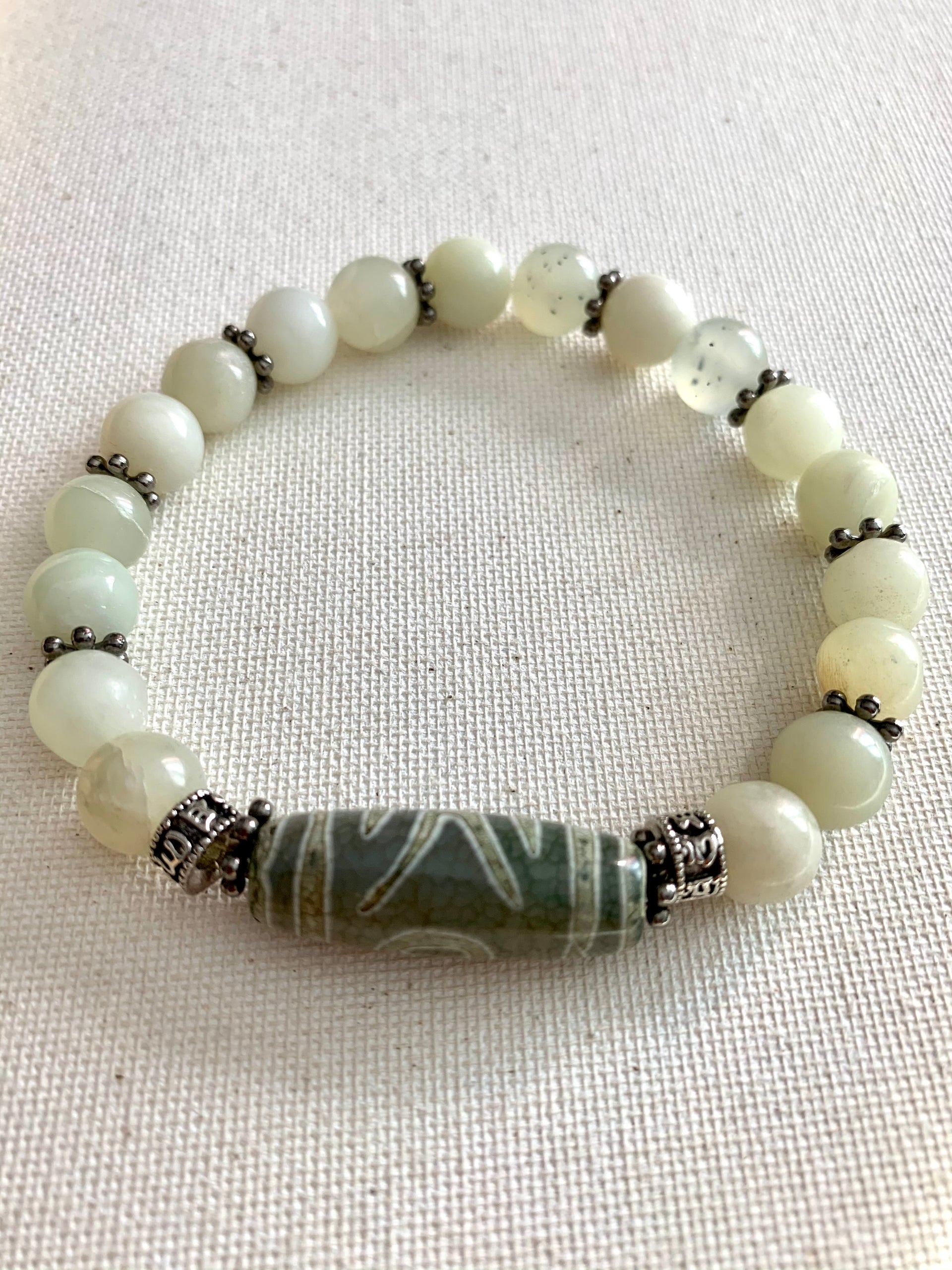 Men’s Tibetan Taiwan Jade Stone Bracelet